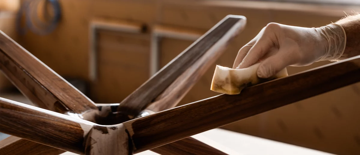 Service and quality pass for durable natural wood furniture with oiled wooden surfaces from TEAM 7