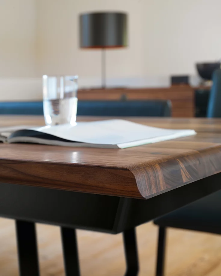 extendable dining table nox made of solid wood in walnut, detail picture
