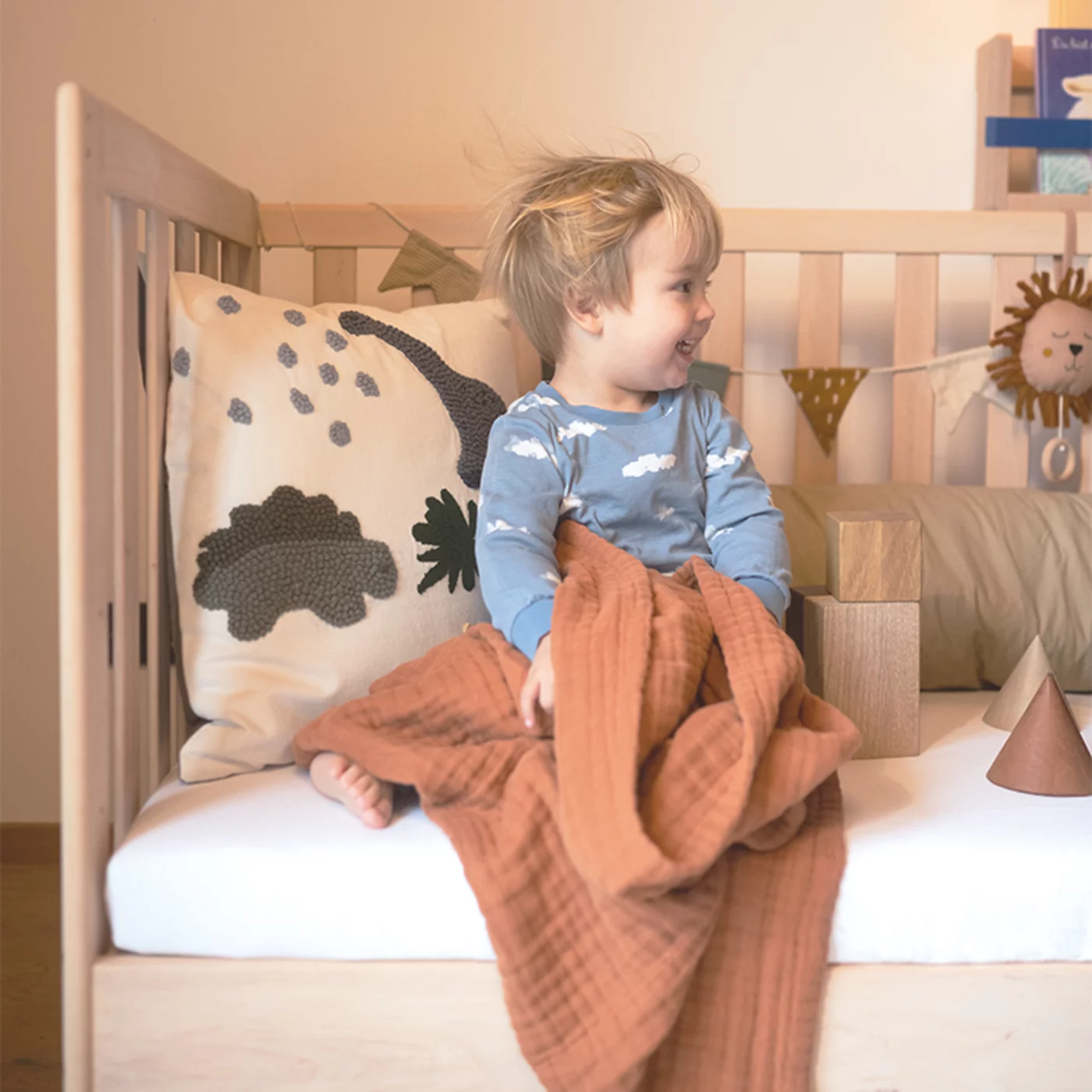 kids cot made of natural wood kids cot in solid alder white oil with height-adjustable slatted frame