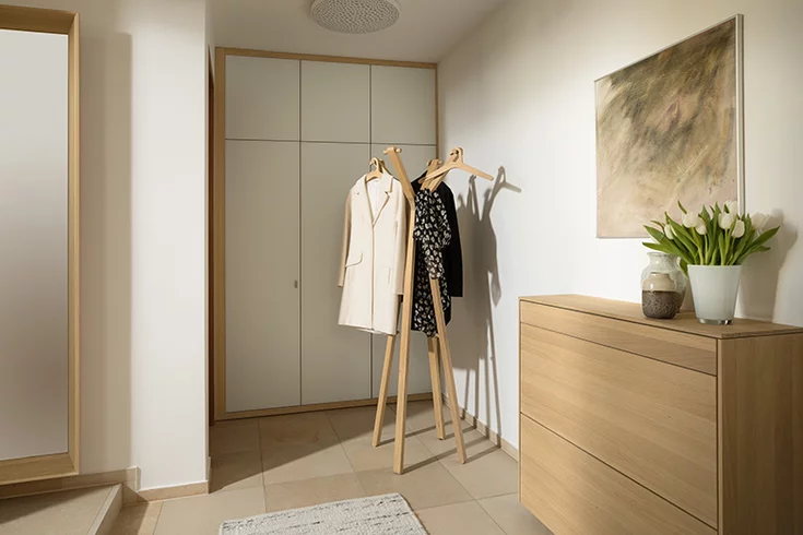 coat rack hood with the filigno plank in oak white oil