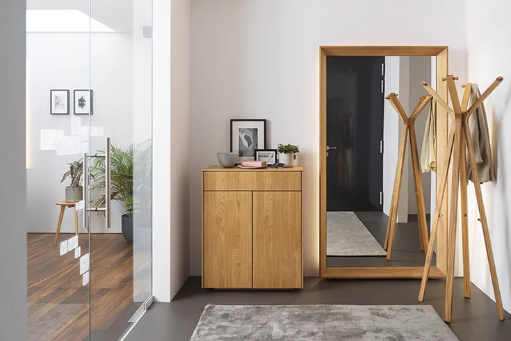 filigno hallway with large mirror matching the hood coat rack in oak