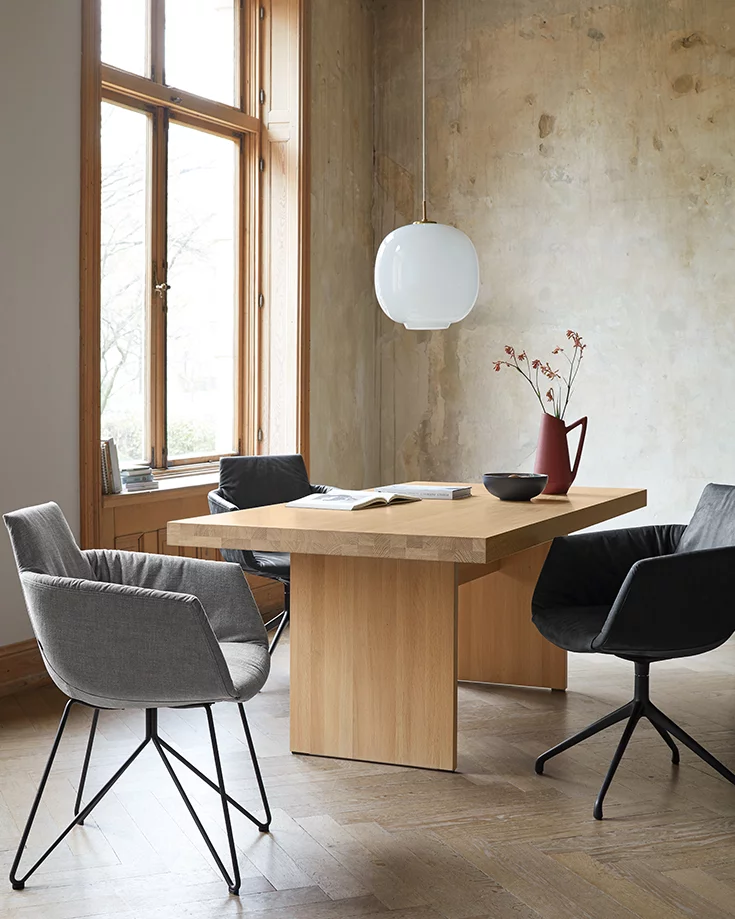 solid wood table tema extendable in oak white oil with wooden side frame and matching grand lui chairs