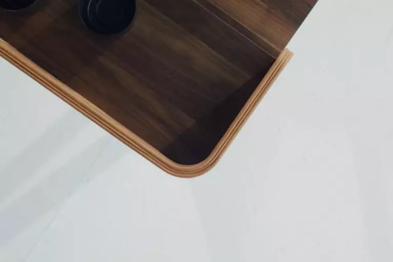 pisa desk | walnut | TEAM 7