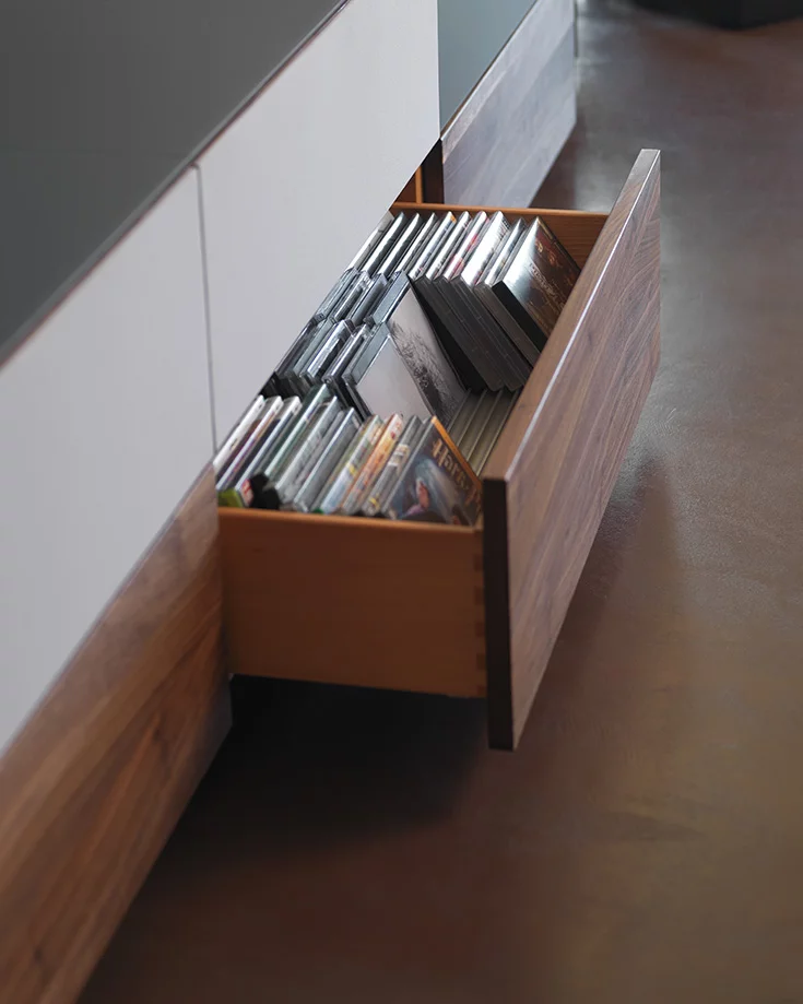 Nussbaum Lade mit DVD Einsatz von TV Lowboard, Detailbild