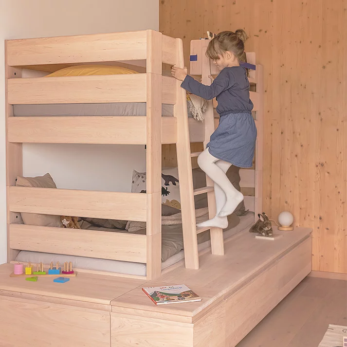 Etagenbett für Kinder aus Massivholz Erle Weißöl mit Stauraum