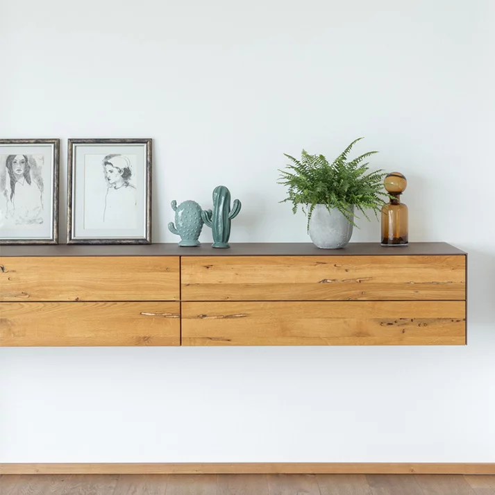 schwebendes Sideboard cubus pure in Eiche Venedig und Glasdeckplatte