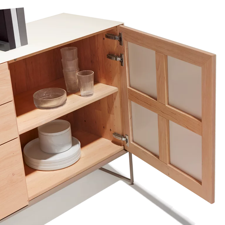 edle cubus pure Sideboard in Erle weißöl und Glas mit Metallrahmengestell