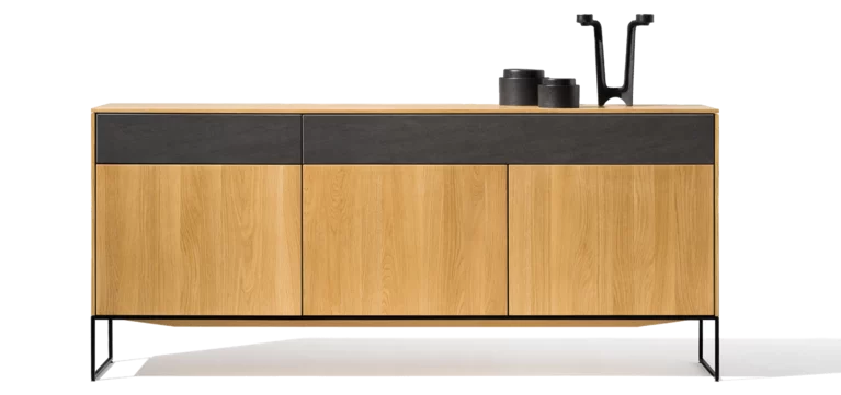 moderne filigno Anrichte in Eiche und Keramikfront mit Metallrahmengestell