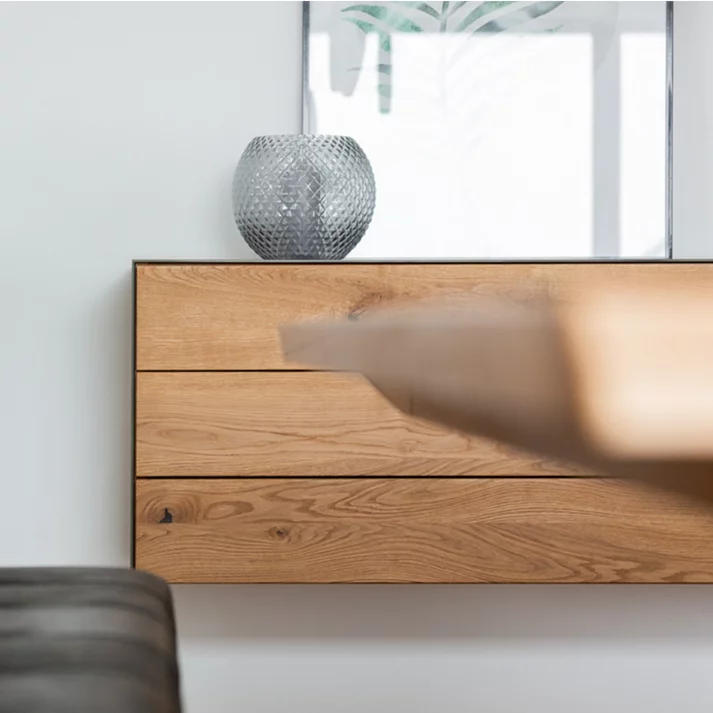 Sideboard cubus pure in Eiche Wild mit Farbglasummantellung