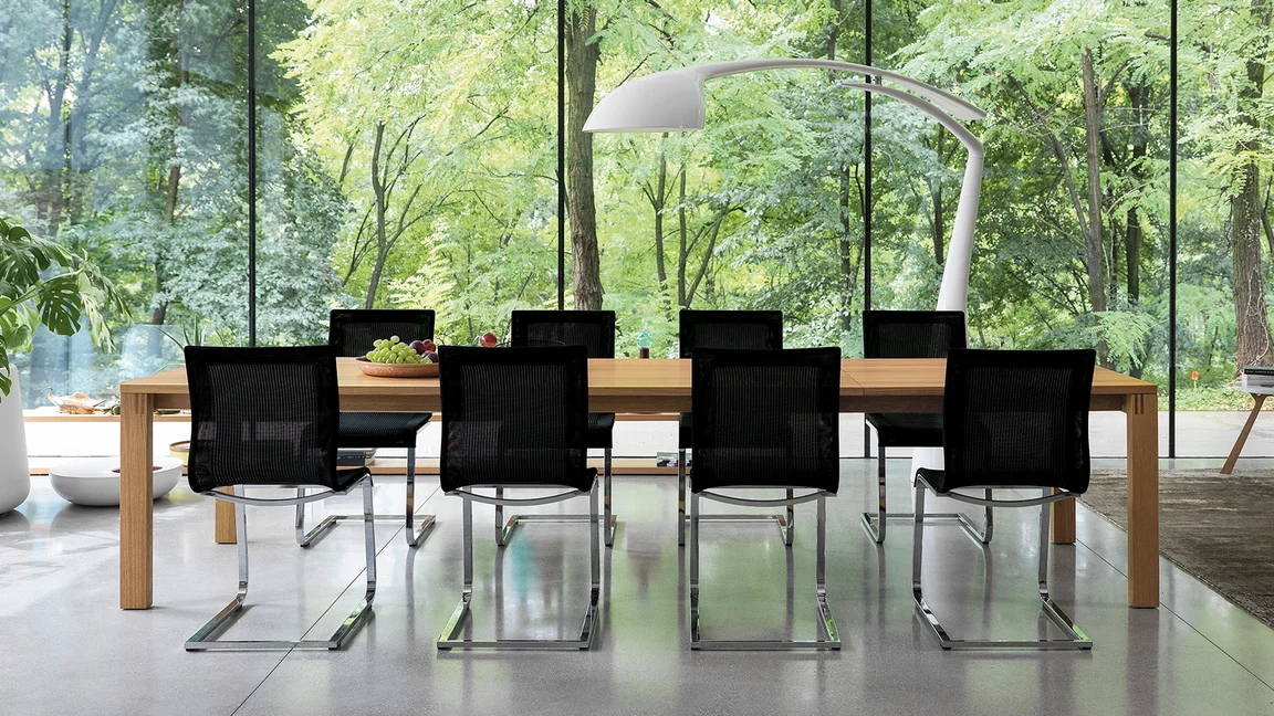 extendable magnum dining table in solid oak with magnum cantilever chairs