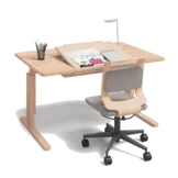 kids Schreibtischstuhl in Buche Weißöl mit dem kids Schreibtisch in Erle Weißöl