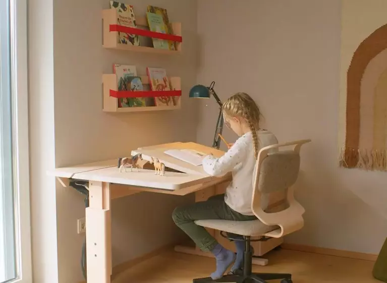 kids desks | alder white oil | TEAM 7