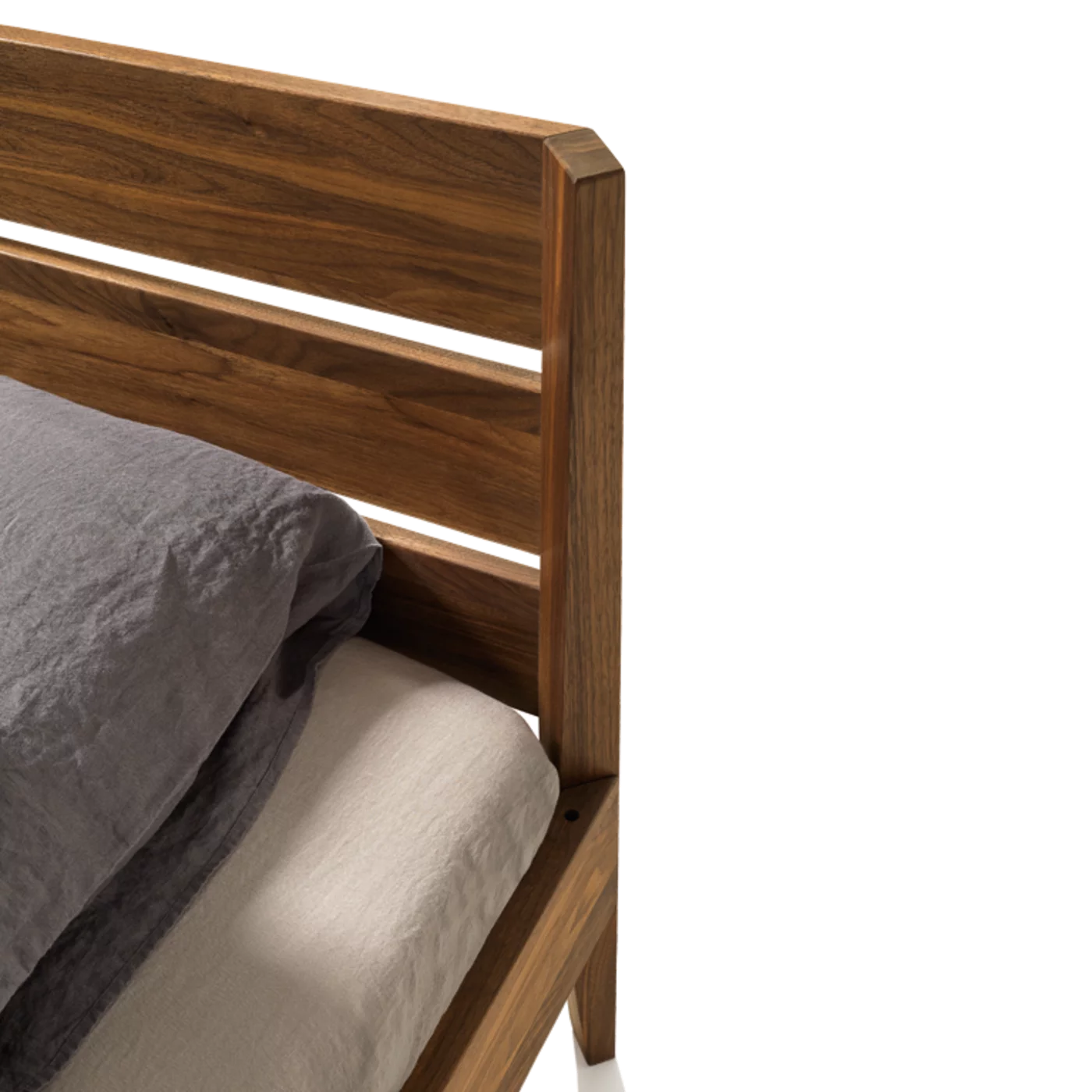 light bed in solid walnut with intelligent plug-in connection