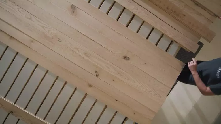 Slider_16-9_SkaliertResponsiv_Malen_mit_Holz_1600x900