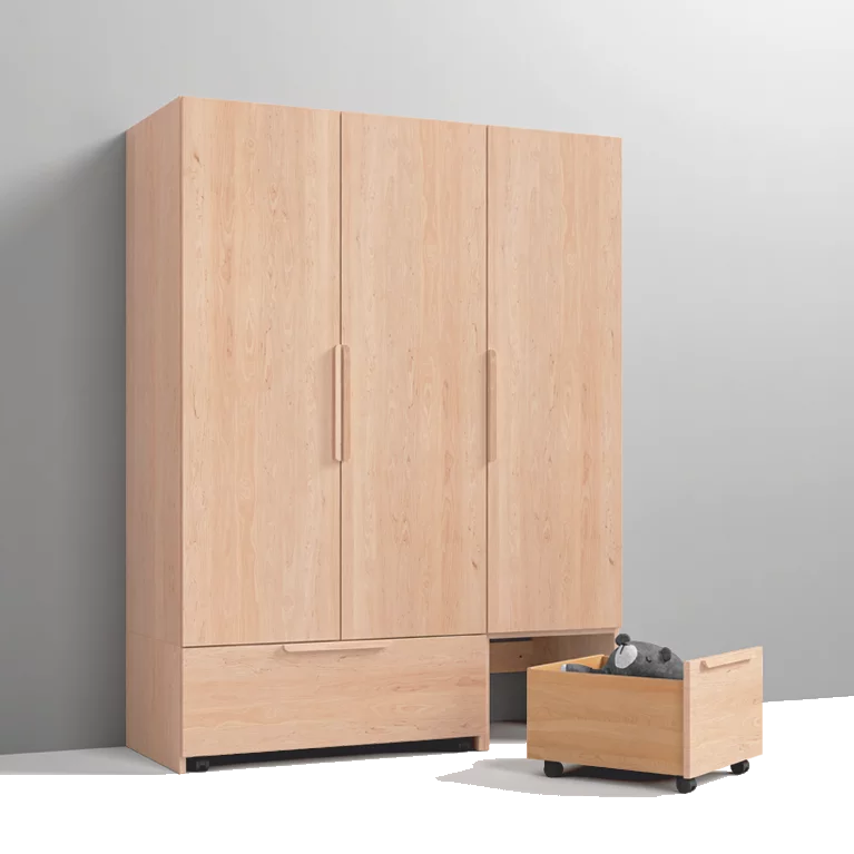 Kinderkleiderschrank in Erle Weißöl mit großen Laden und Türen