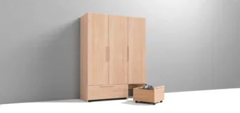 Kinderkleiderschrank in Erle Weißöl mit großen Laden und Türen