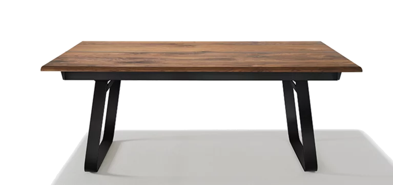 ausziehbarer nox Esstisch aus Vollholz in der Holzart Nussbaum