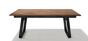 ausziehbarer nox Esstisch aus Vollholz in der Holzart Nussbaum