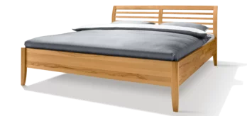 Solid wood bed sesam in alder with headboard rungs