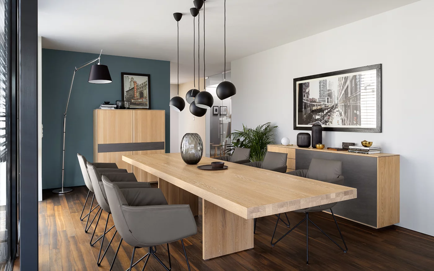 modern dining table tema extendable made of natural wood in oak white oil with comfortable grand lui chairs