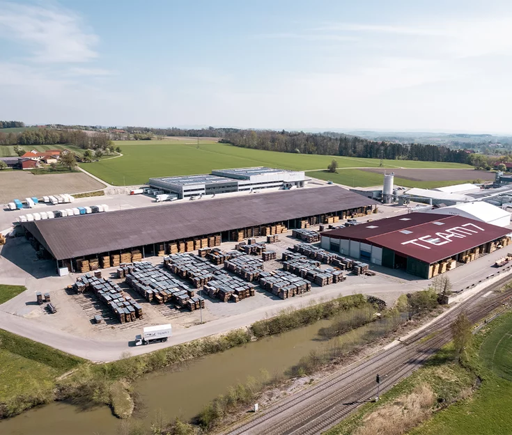 Aerial view of the TEAM 7 logistics centre and timber warehouse in Pram