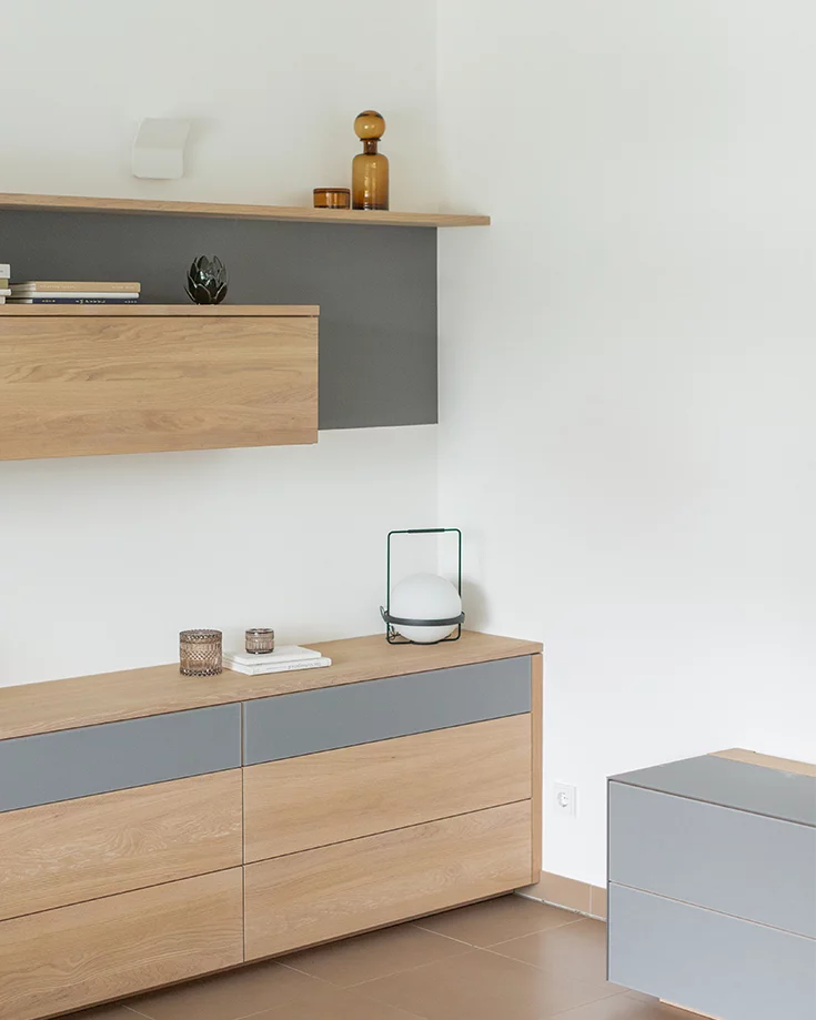 cubus sideboard in solid oak white oil with glass
