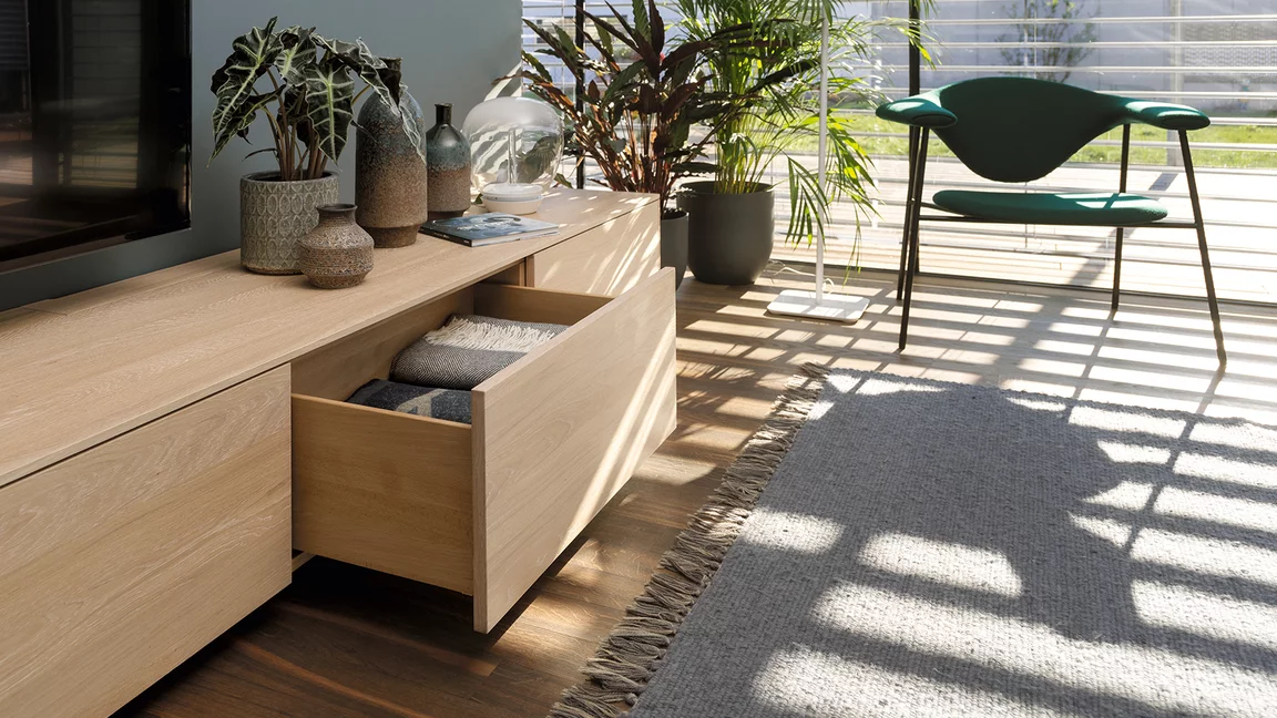 filigno wall unit in solid oak white oil with drawer, detailed picture