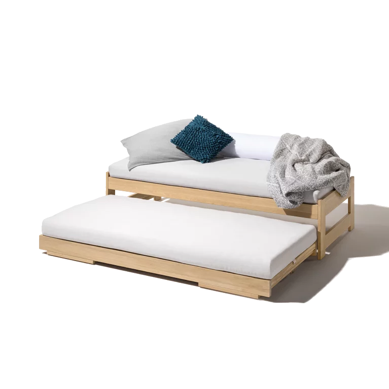 flexible and space-saving tandem bed in white oak