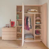 kids Kleiderschrank in Erle Weißöl geöffnet mit Laden