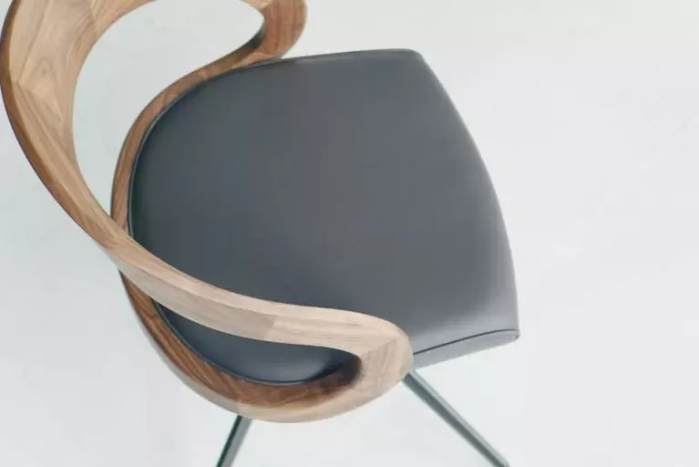 girado chair | walnut | TEAM 7