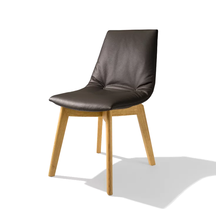 lui leather chair with wooden frame in solid oak