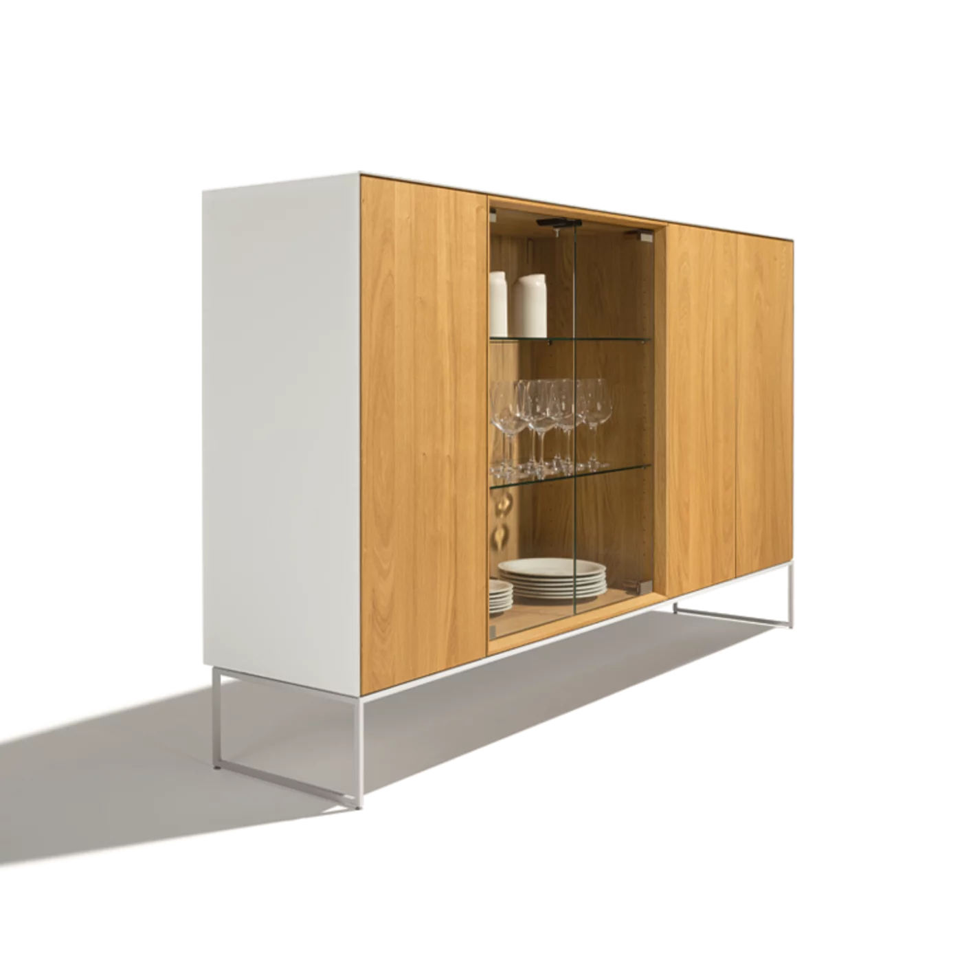 cubus pure Highboard in Eiche Massivholz mit Nurglastüren und Farbglas auf Metallrahmengestell in schneeweiß matt