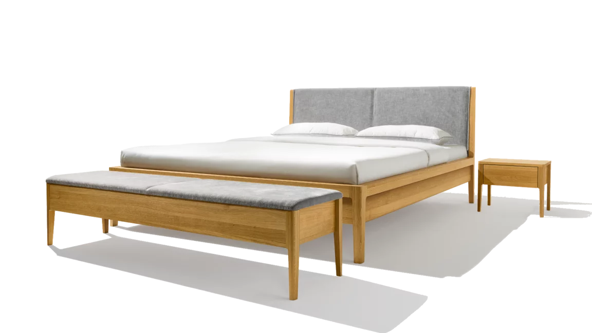 Bett aus Massivholz mit der mylon Bank gepolstert und mylon Nachtkästchen mylon Bett aus Eiche Massivholz mit Kopfhaupt in Stoff, mylon Bank gepolstert und mylon Nachtkästchen