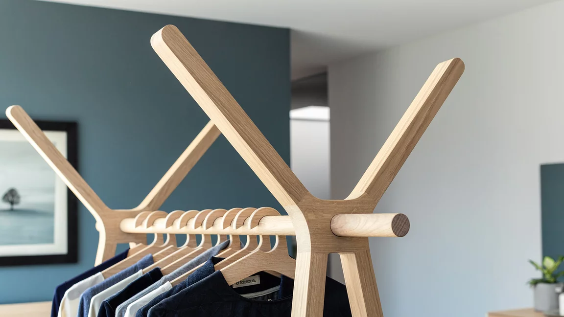 coat rack hood+ in oak white oil with basic elements connected by a rail, detailed view