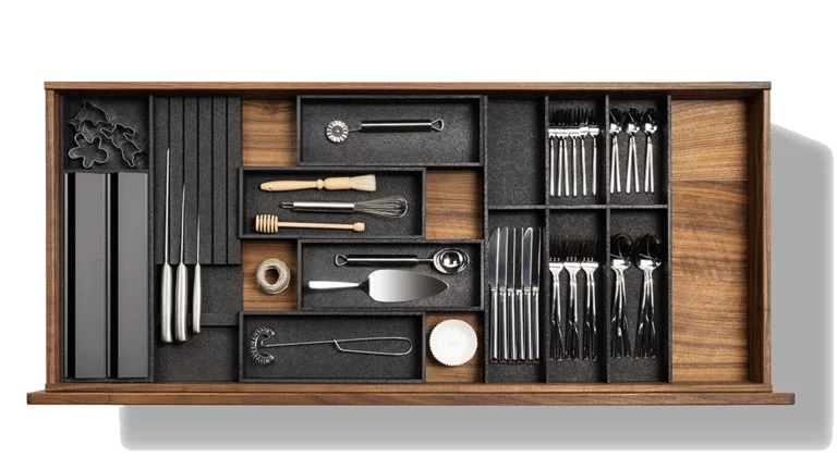 Interior with drawer in walnut and OrganiQ drawer dividers