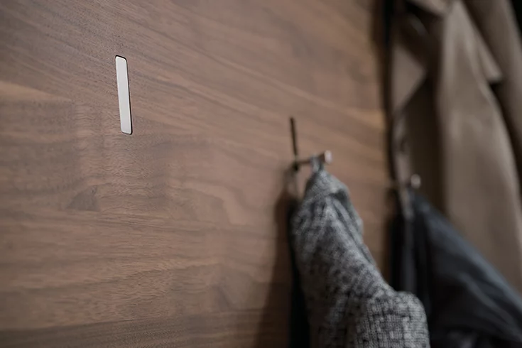 cubus pure plank in solid walnut with folding hooks