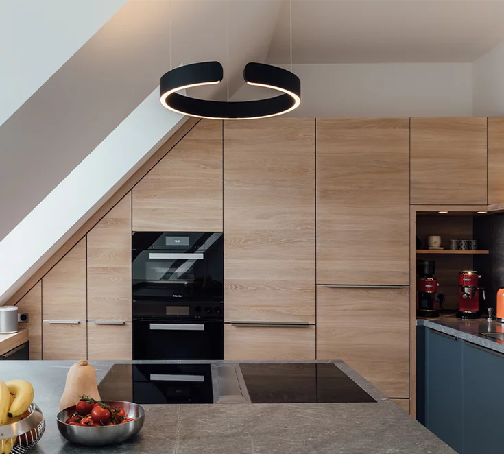 Modern linee solid wood kitchen in oak white oil with integrated display cabinet and fronts with handle profiles