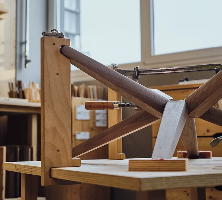 Frame of a stern coffee table in walnut