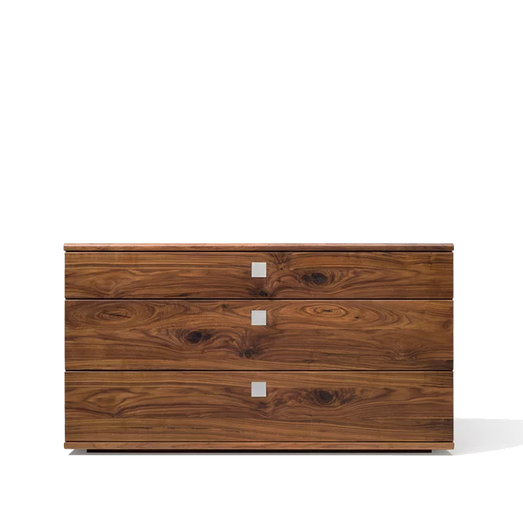 nox Kommode in Nussbaum massiv, Frontalansicht