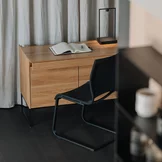 filigno writing desk in oak with secret compartment and magnum stricktex chair