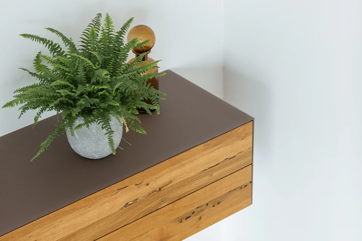 schwebendes cubus pure Sideboard in Eiche Venedig und Glasdeckplatte, Detailbild