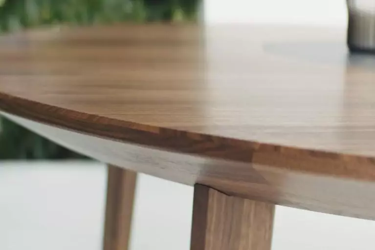 miró table | walnut | TEAM 7