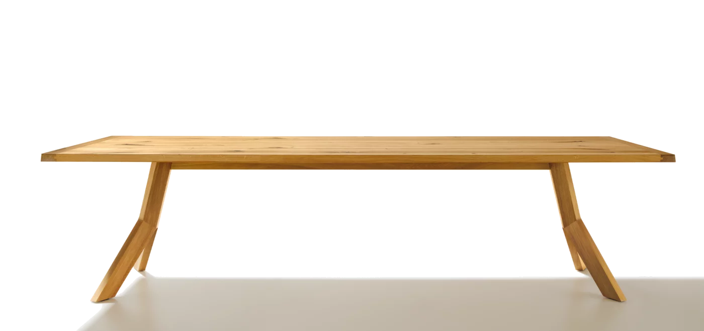 yps dining table in solid oak, side view