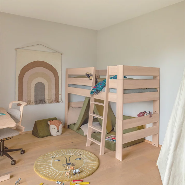 kids Höhlenbett in Erle Weißöl Massivholz mit einer Spiel- und Leseecke