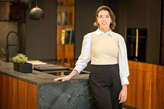 Einrichtungsplanerin Theresa Biber von TEAM 7 Küche Wien