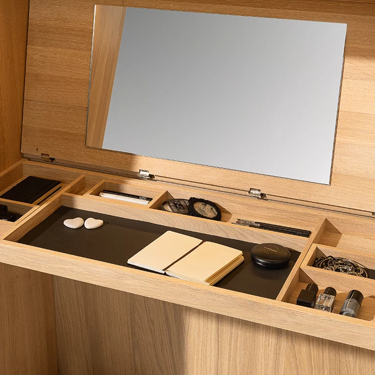 Intermediate element dressing table illuminated in solid oak