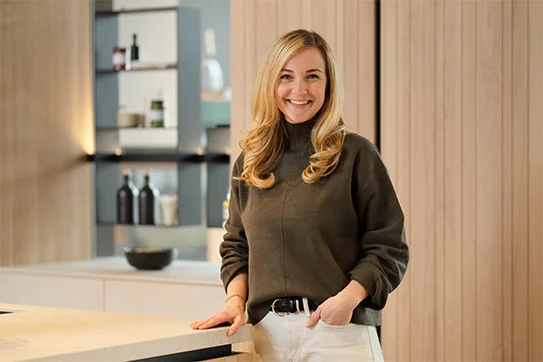 Leiterin Küchenstore und Einrichtungsplanerin Katrin Reischl von TEAM 7 Küche München