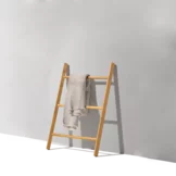 ladder italic short in the wood type oak