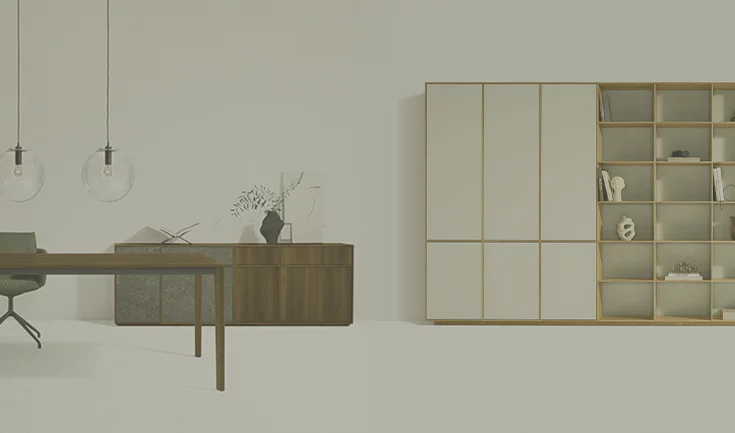 tak Tisch mit grand lui Drehstühlen, vor einem filigno Sideboard aus Nussbaum mit MDi Fronten sowie ein filigno Regal aus Eiche mit MDi Fronten und Rückwand