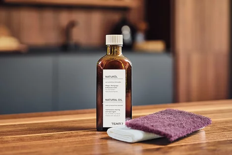 Pflegeöle für die Reinigung und Pflege der Naturholzmöbel von TEAM 7